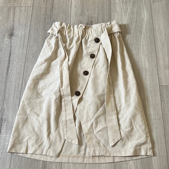 Dresses & Skirts - Woman’s midi skirt